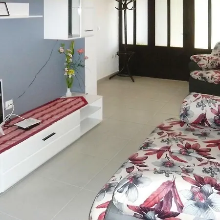 Apartment Lantana Sutomiscica - Cin05013-Dyb Sutomiscica